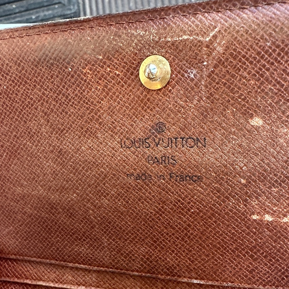 Authentic Louis Vuitton Monogram Wallet - Picture 4 of 10